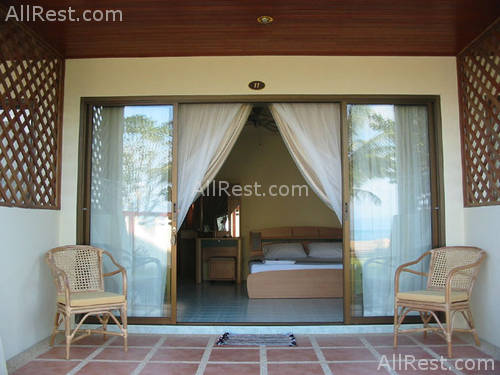 The Waterfront Hotel 11